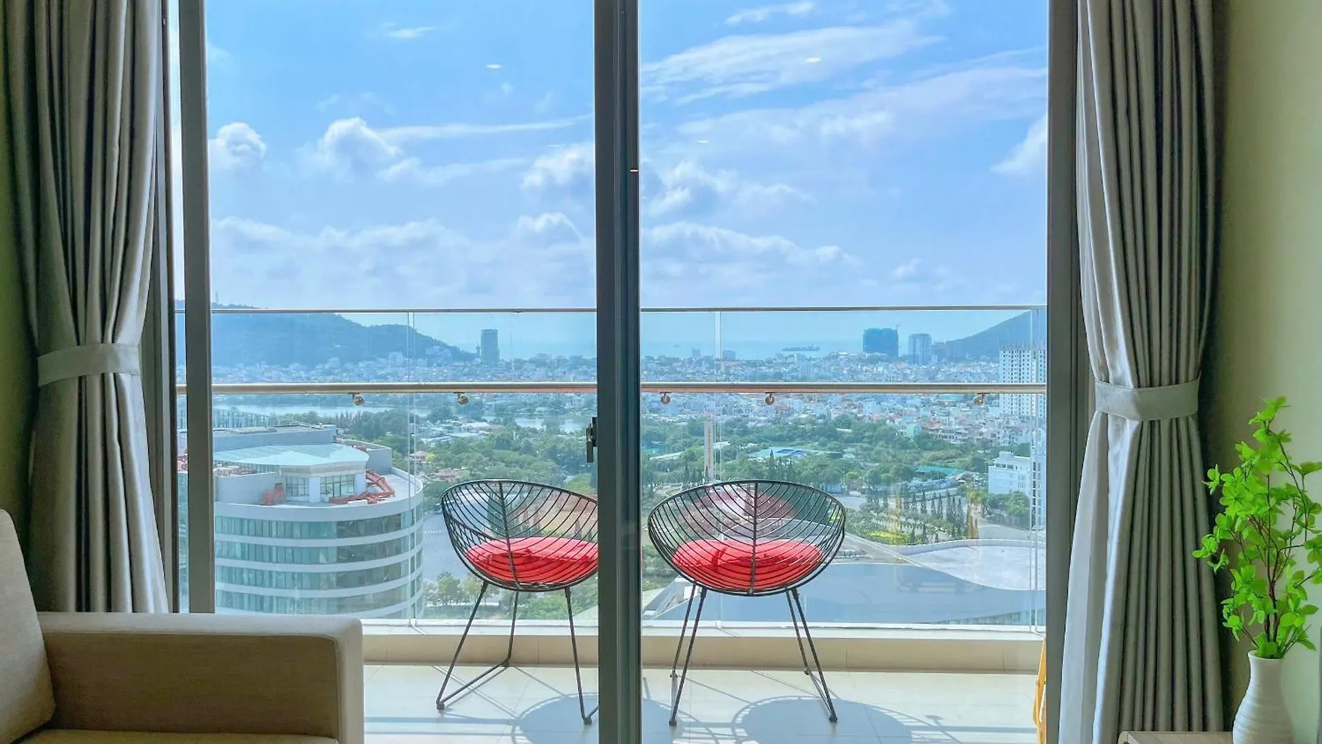 Erica'S House - Oceanview The Song Apartment Vung Tau Nghi Duong Bien Cao Cap 5 Sao - The Song Vung Tau Condotel 5 Star Beach View Apartment 0*,  Vietnam
